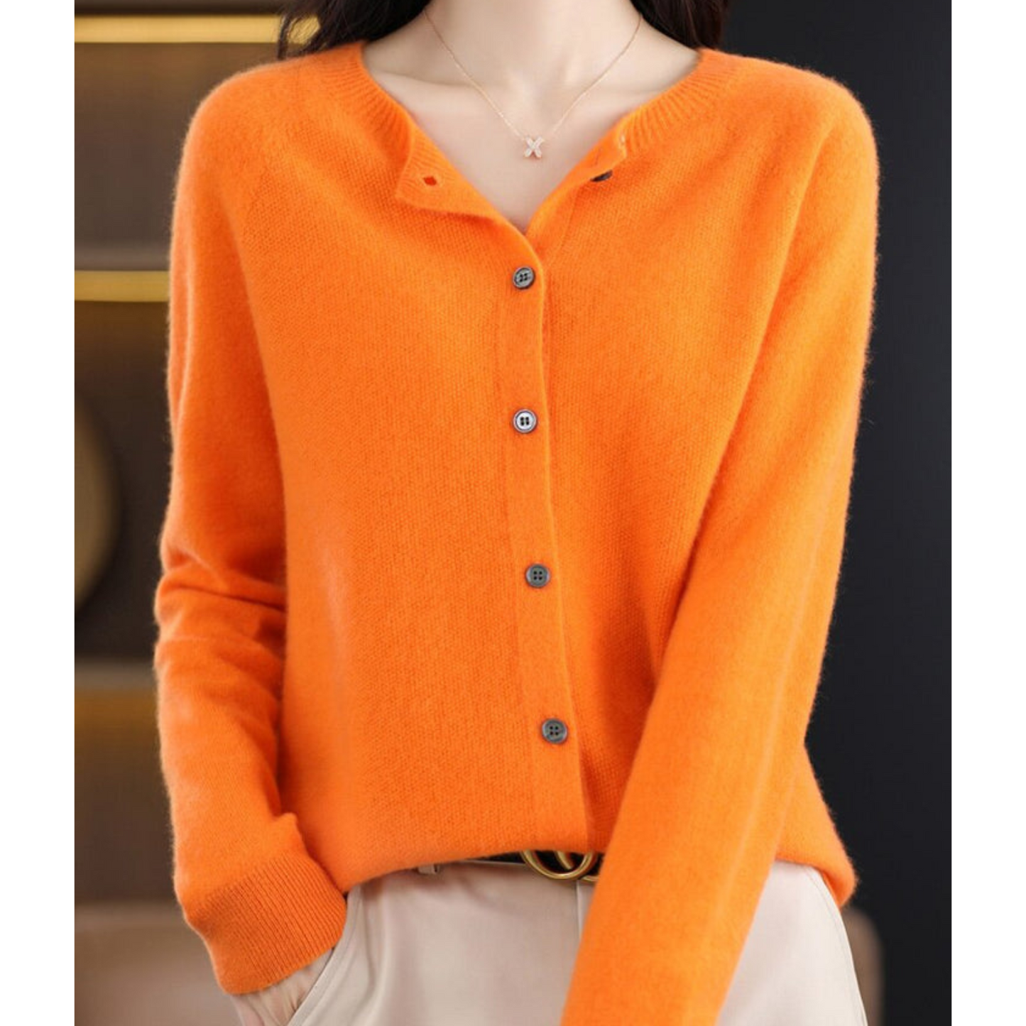 Cardigan girocollo in pura lana merino da donna