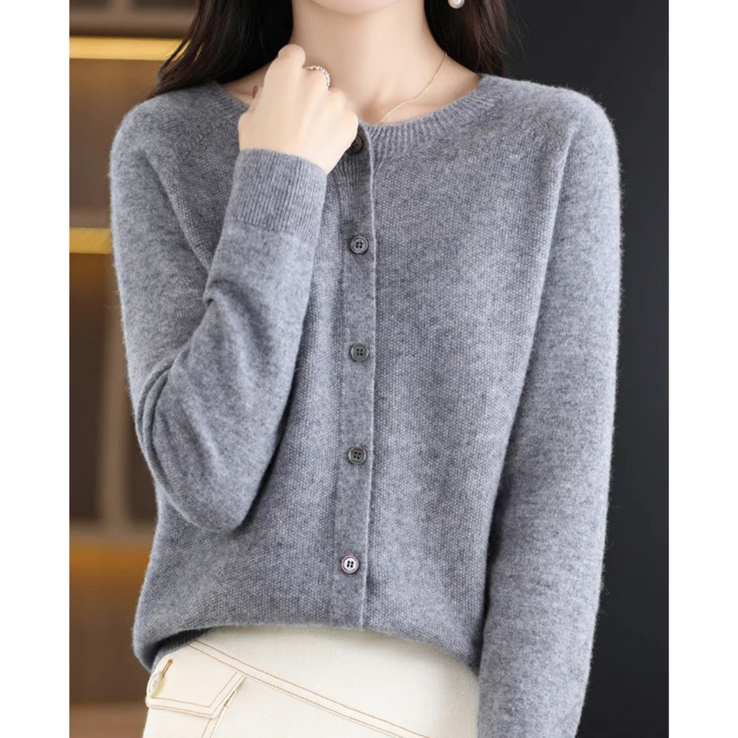 Cardigan girocollo in pura lana merino da donna