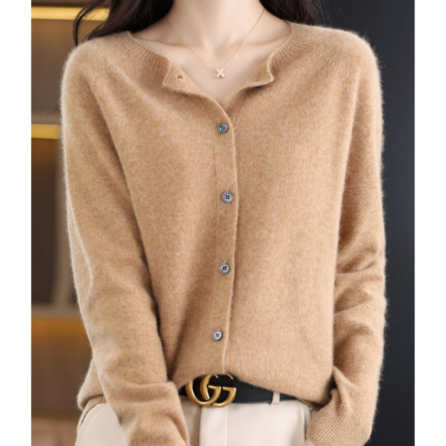 Cardigan girocollo in pura lana merino da donna