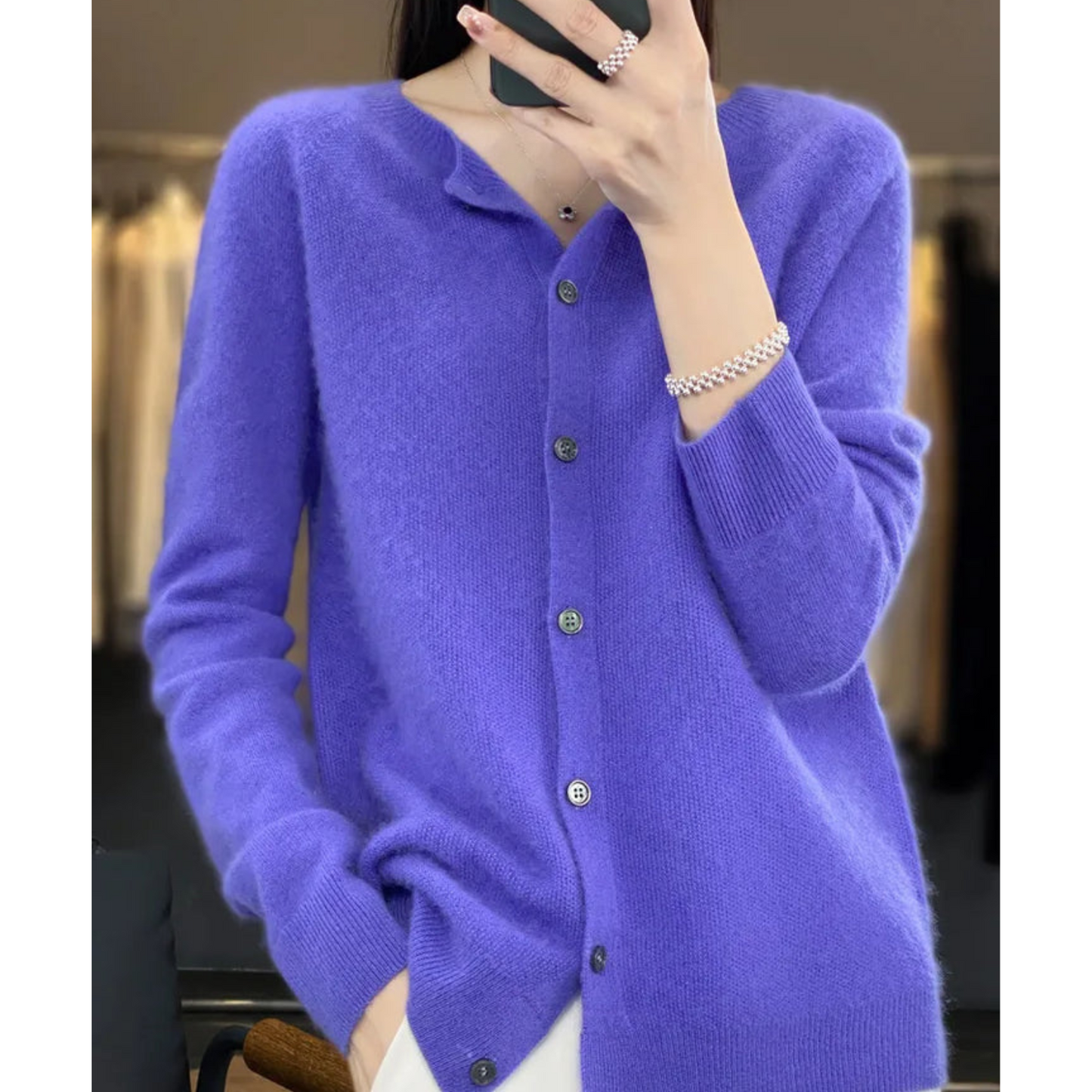 Cardigan girocollo in pura lana merino da donna