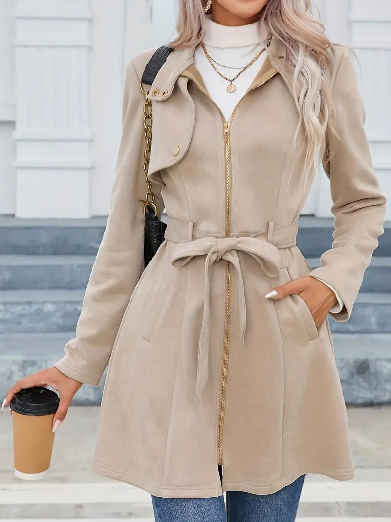 Elsie - Cappotto di media lunghezza con cerniera, collo alto e cintura