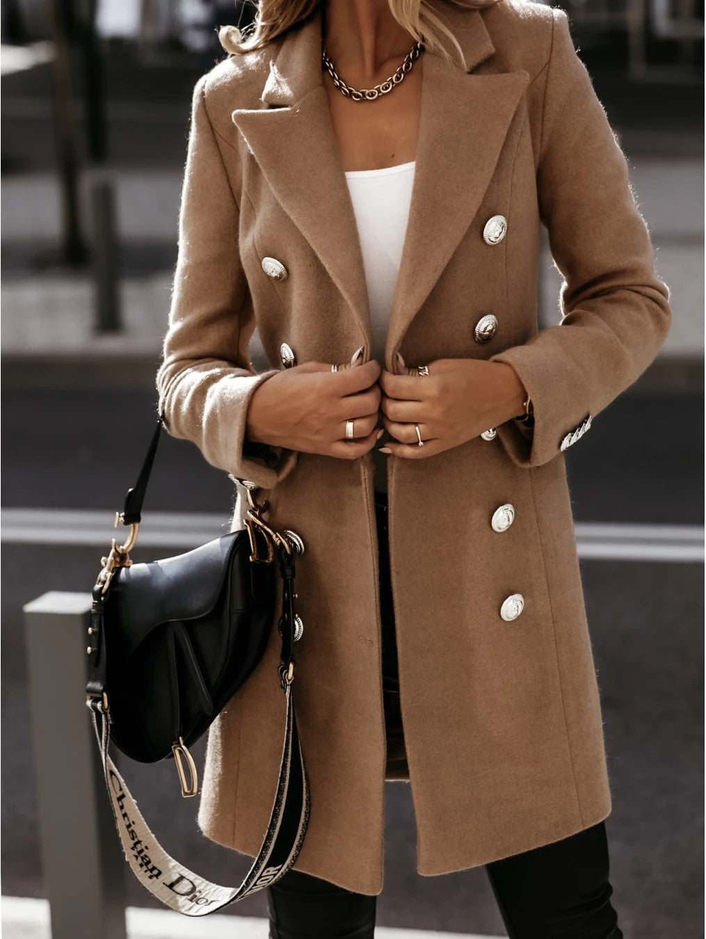 Naira - Elegante trench lungo doppiopetto