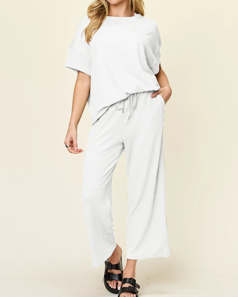 Kiera - Maglietta ampia con scollo tondo e pantaloni a gamba larga