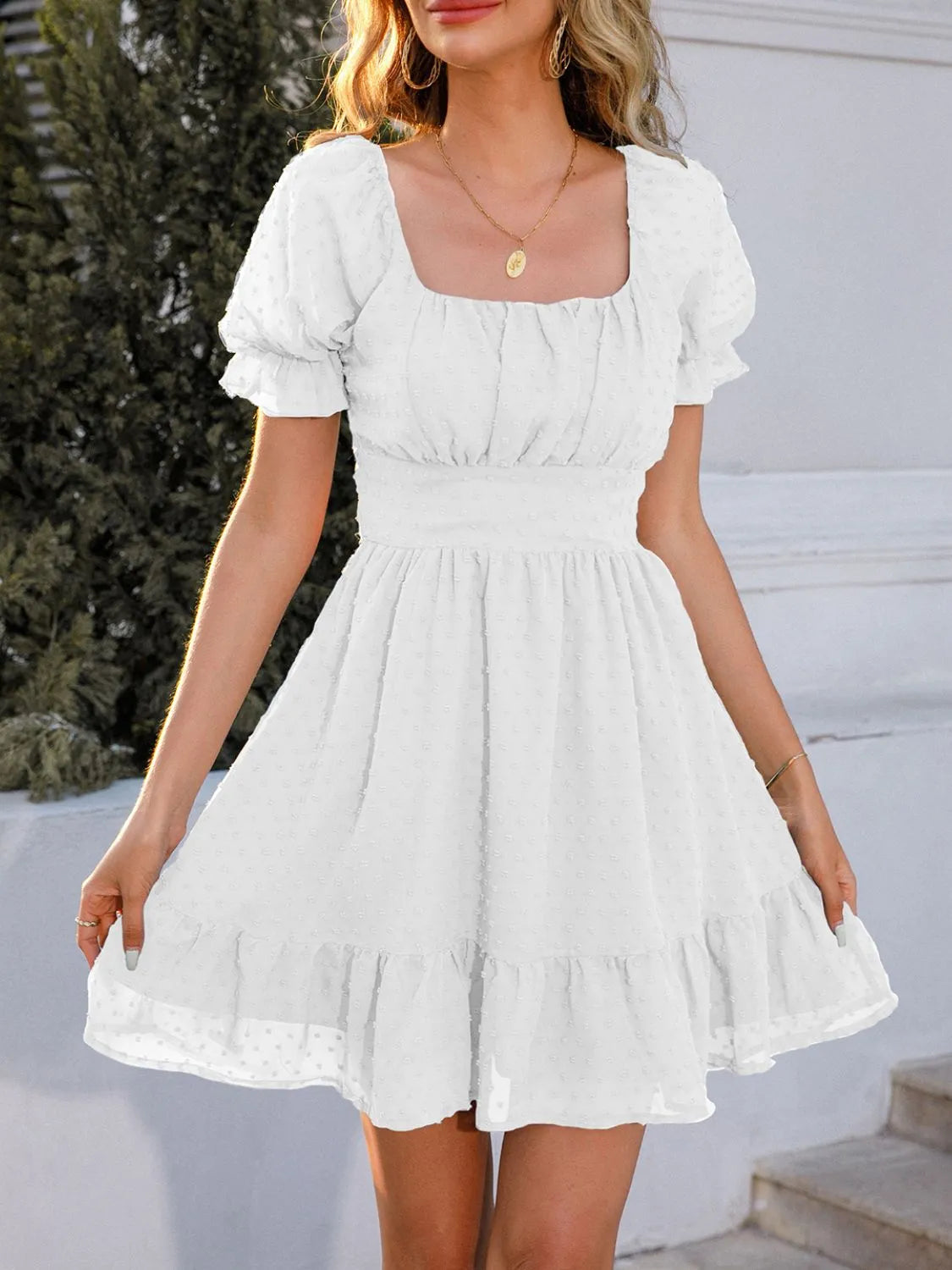 Angelica - Elegante mini abito a maniche corte con pois in rilievo