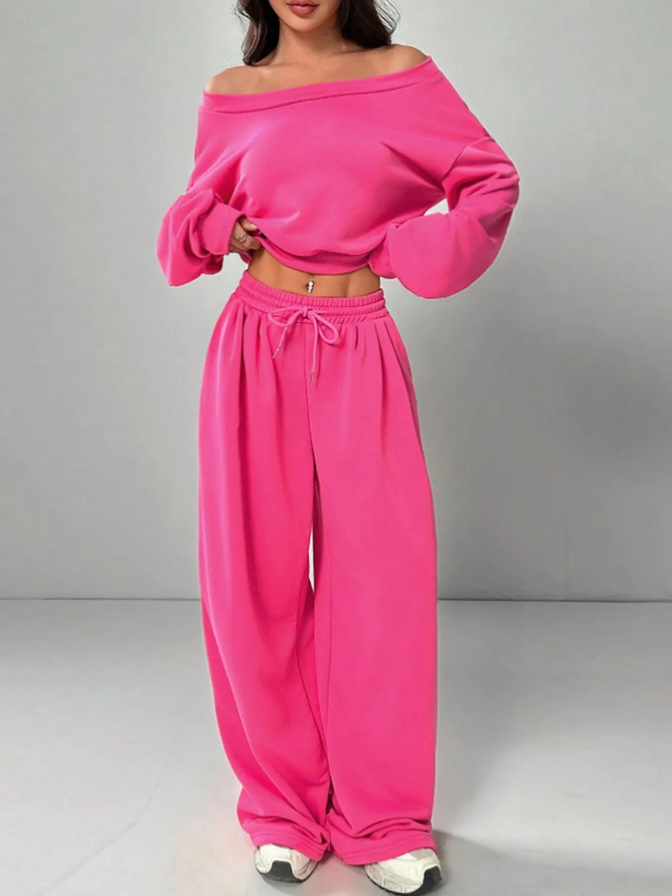 Dina - Completo casual oversize con crop top a maniche lunghe e pantaloni
