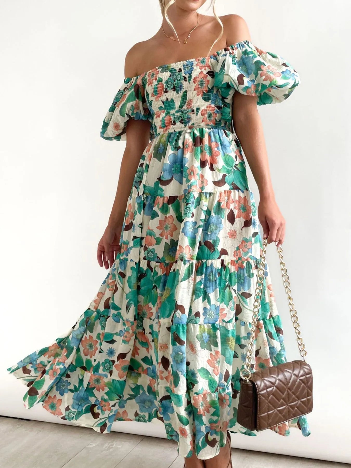 Evienne - Elegante abito con maniche a sbuffo e stampa floreale
