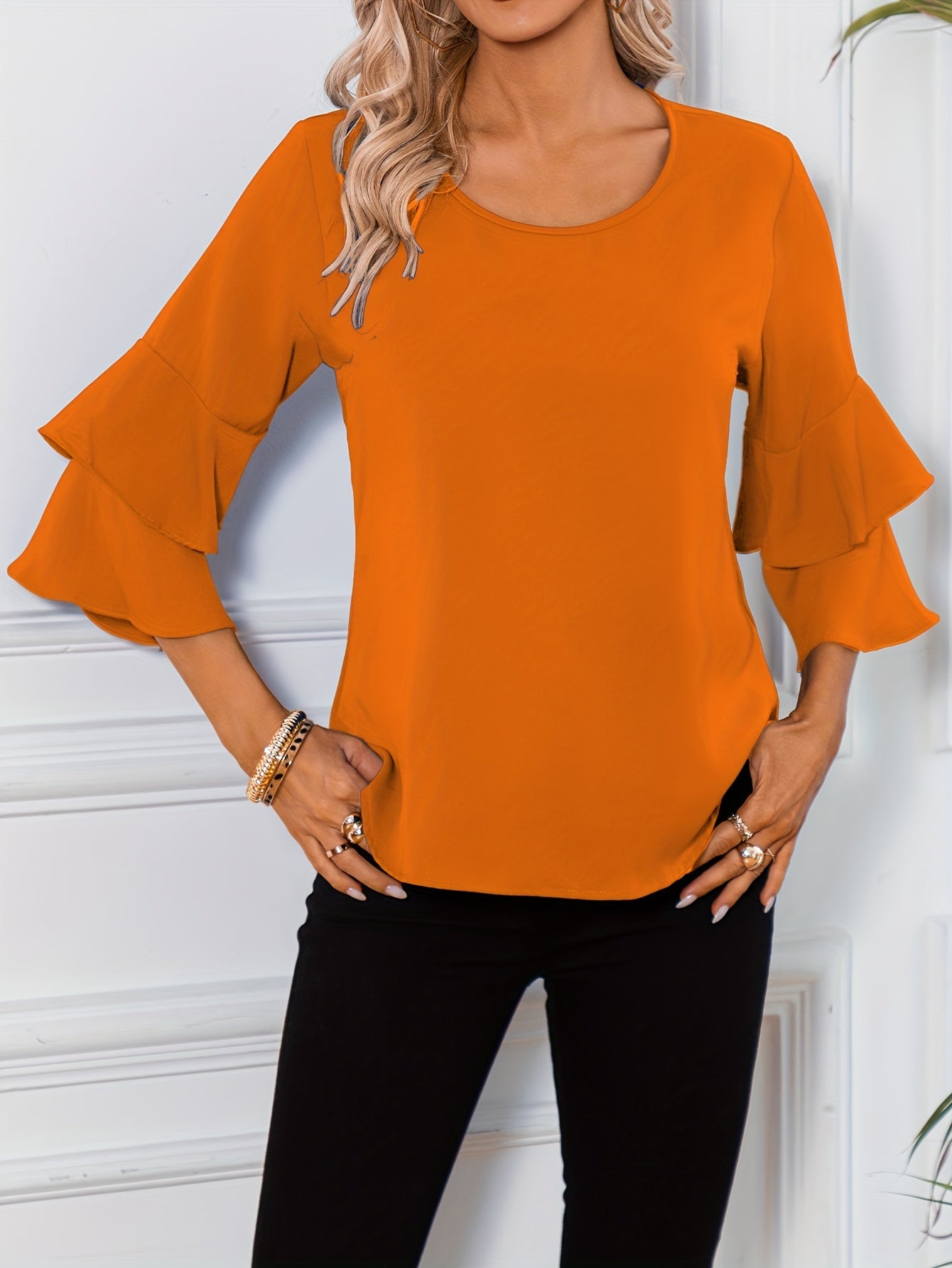 Maristella - Elegante blusa con scollo rotondo e maniche a volant