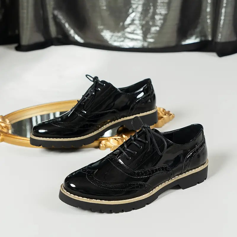 Martha - Scarpe laccate intagliate alla moda per donna