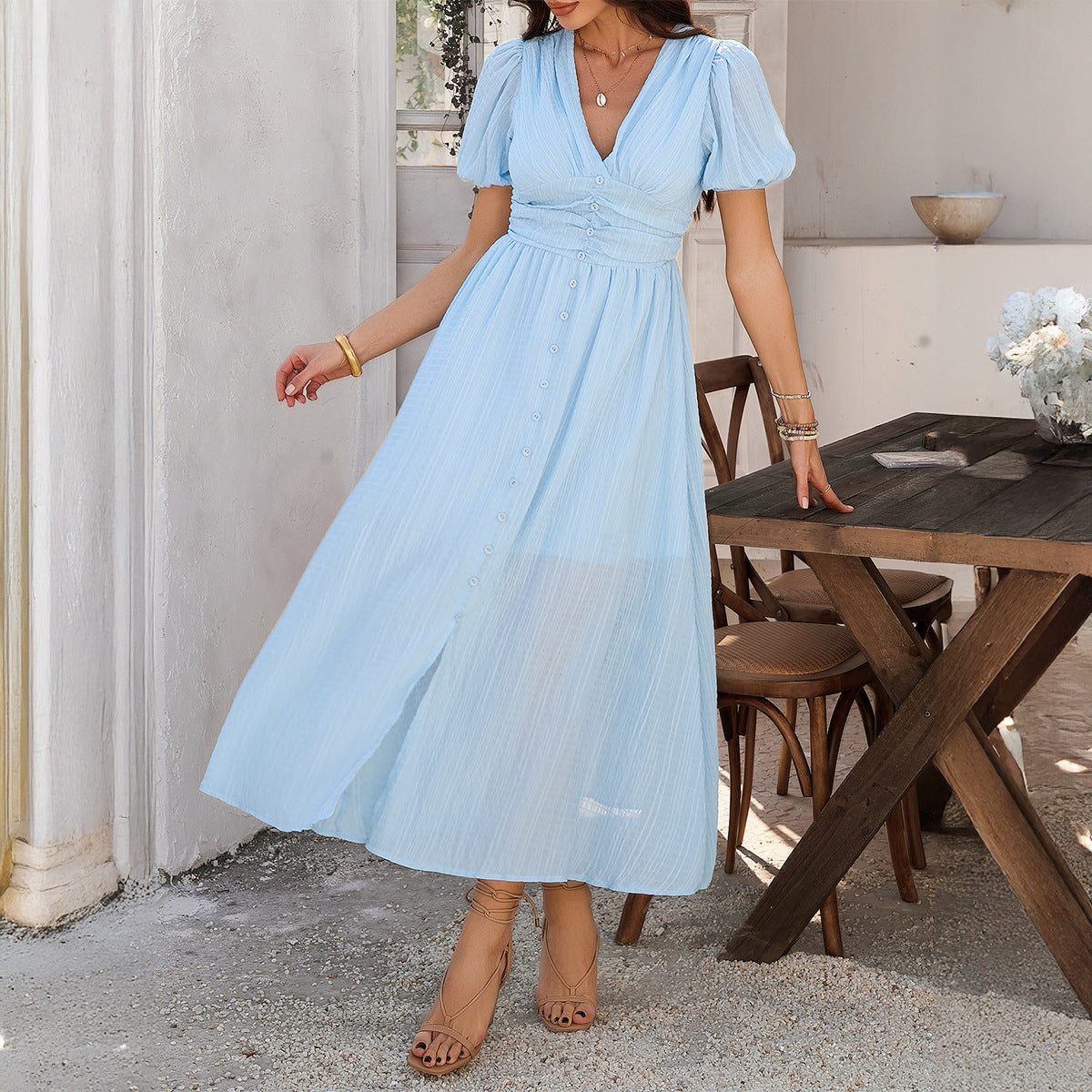 Natalia - Elegante abito lungo con maniche a sbuffo e scollo a V