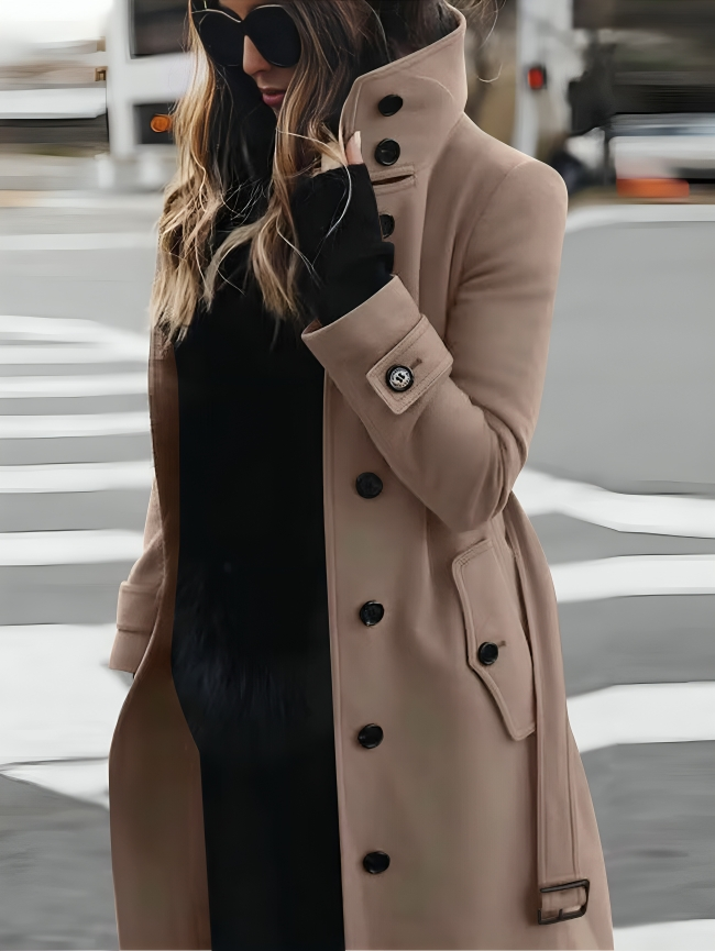 Kassia - Elegante cappotto lungo aderente con cintura e doppia abbottonatura