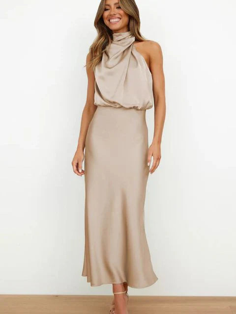 Margot - Elegante abito lungo in raso senza maniche con collo alto