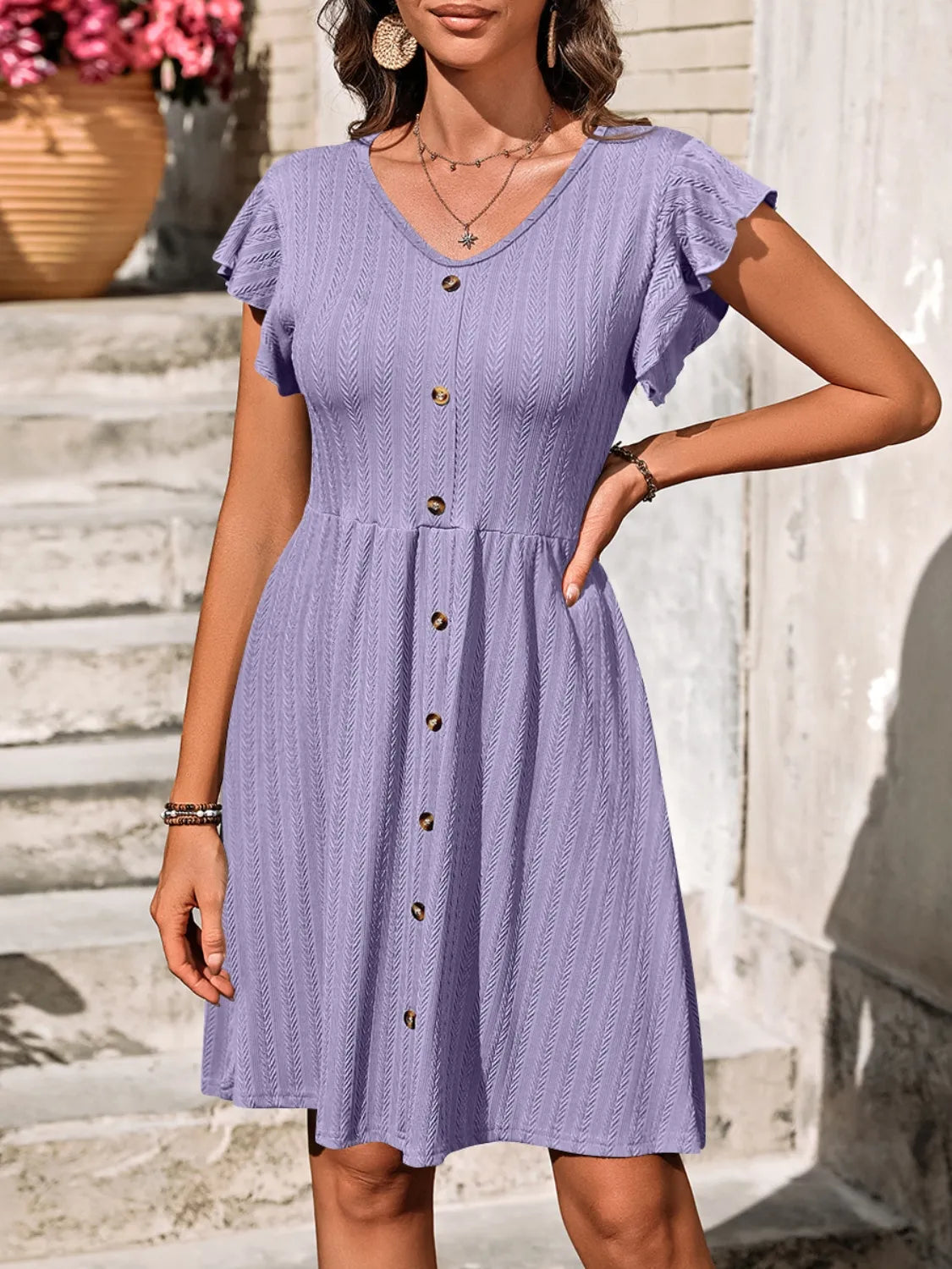 Marina - Elegante abito a maniche lunghe con volant e scollo a V con bottoni