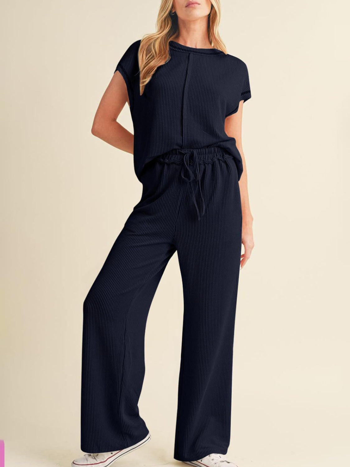 Carolina - Elegante completo casual con maglia e pantaloni in tessuto a costine