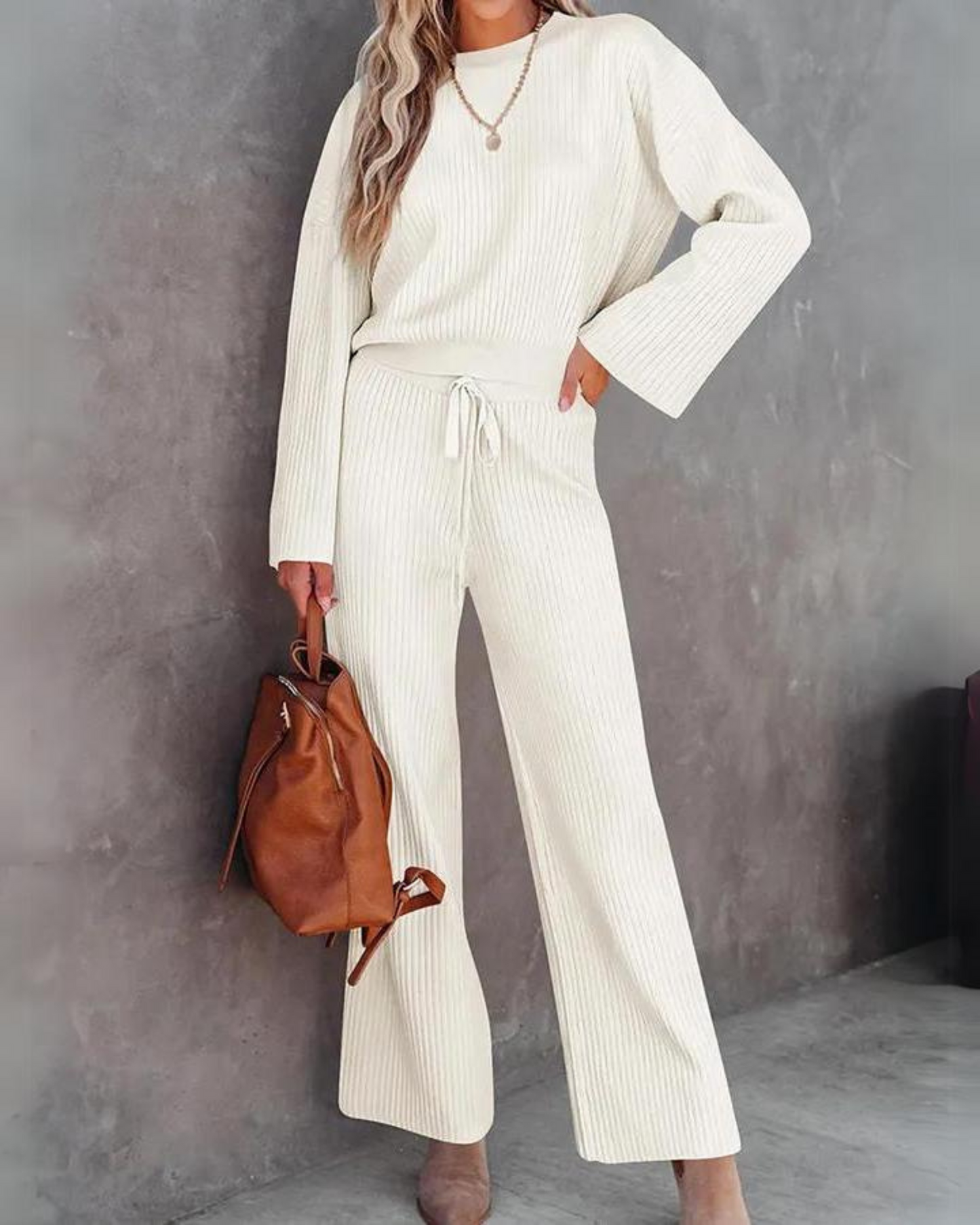 Verla - Completo elegante con top a maniche lunghe e scollo rotondo e pantaloni
