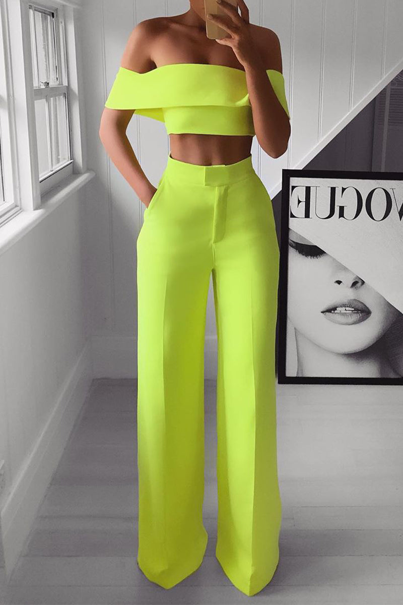 Sofia - Elegante completo con crop top a spalle scoperte e pantaloni a vita alta