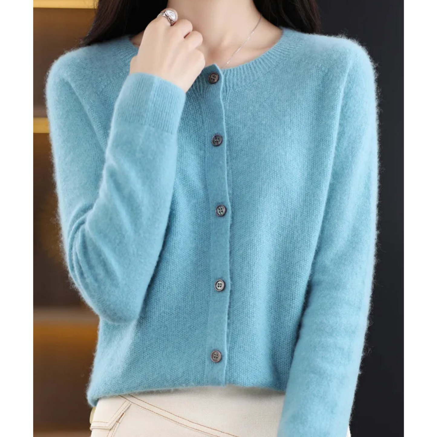 Cardigan girocollo in pura lana merino da donna