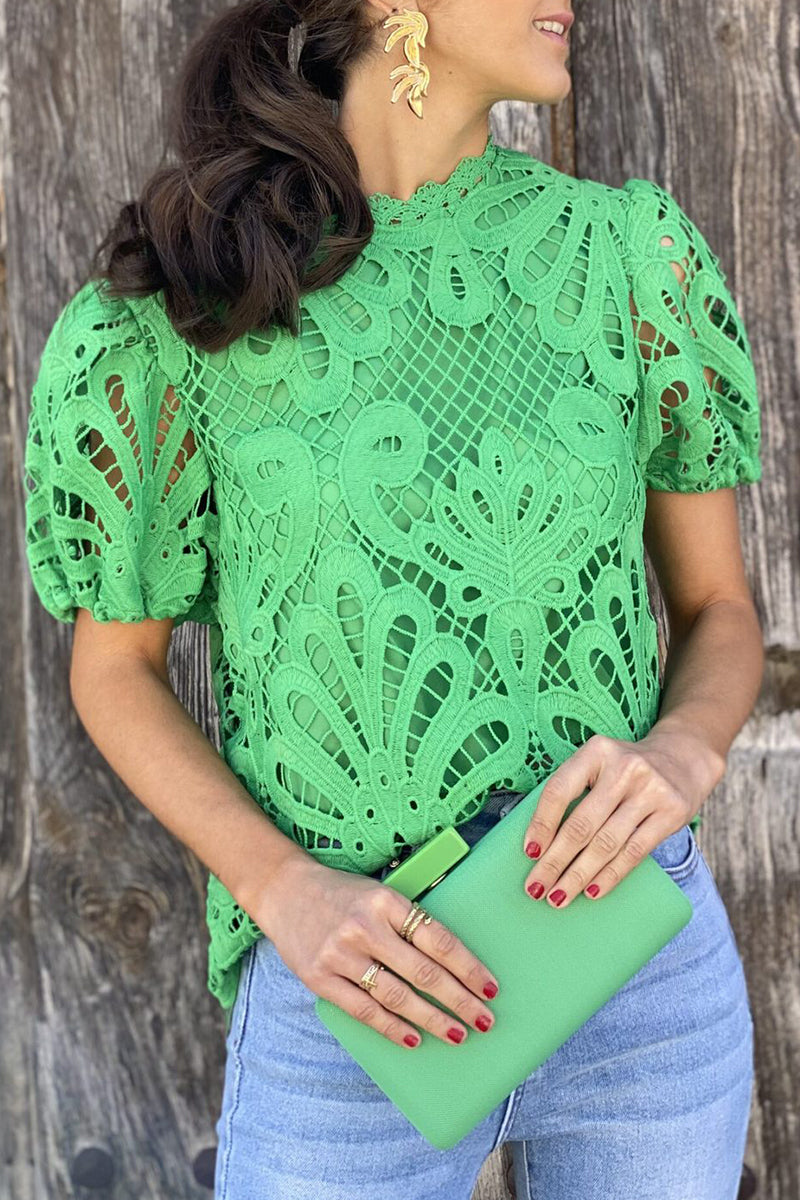 Mona - Blusa casual in pizzo con maniche corte svasate