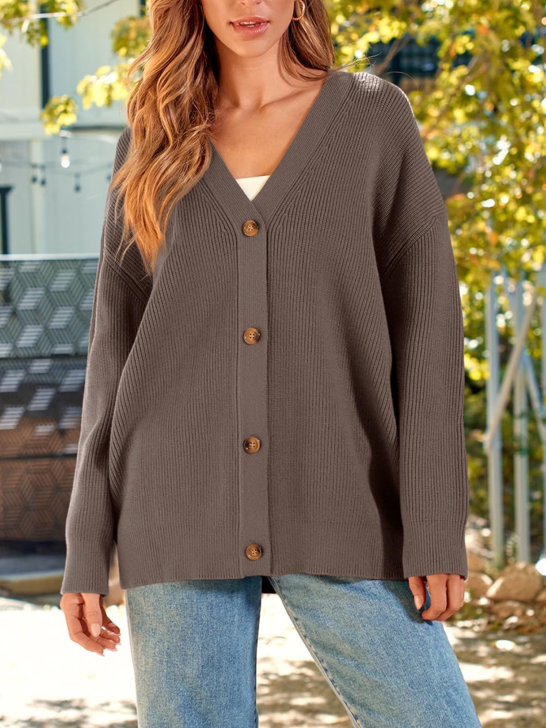 Brianna - Cardigan in maglia a costine con bottoni e maniche lunghe