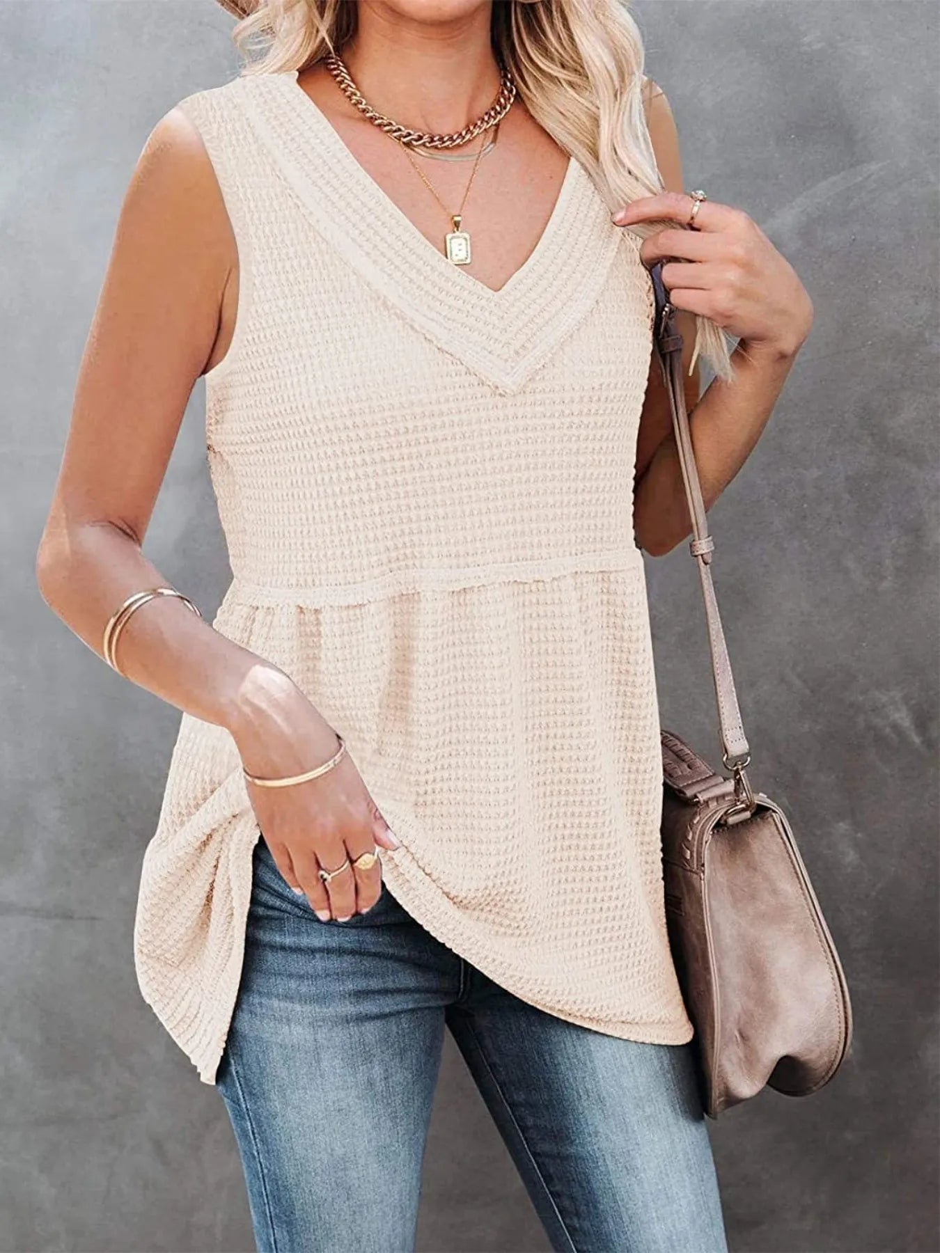 Amelia - Canotta in maglia con scollo a V e bordi a contrasto