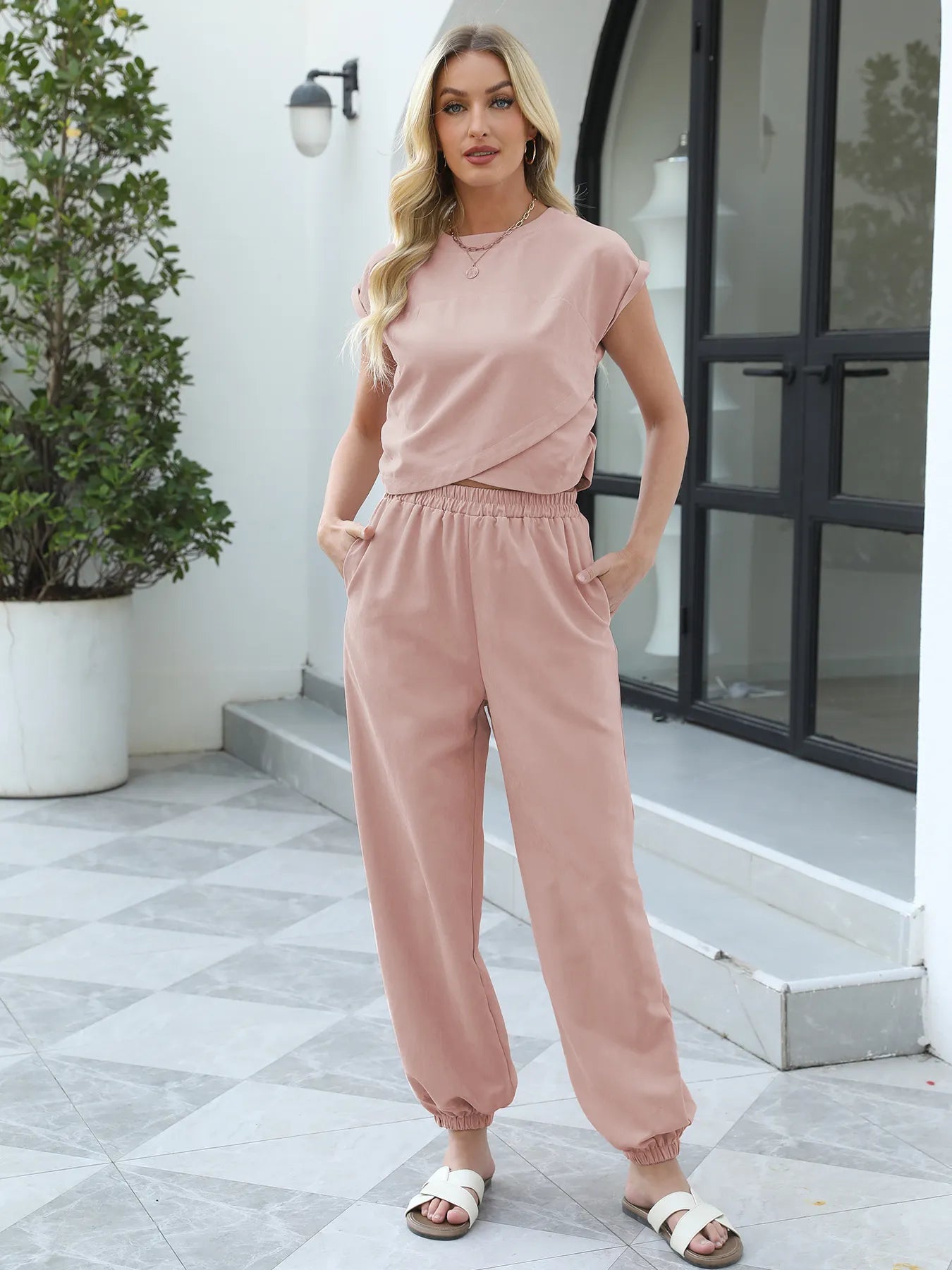 Serenella - Completo casual con top girocollo a maniche corte e pantaloni larghi