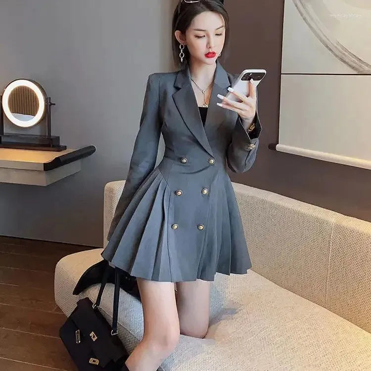 Joanna - Elegante abito doppiopetto plissettato in stile vintage
