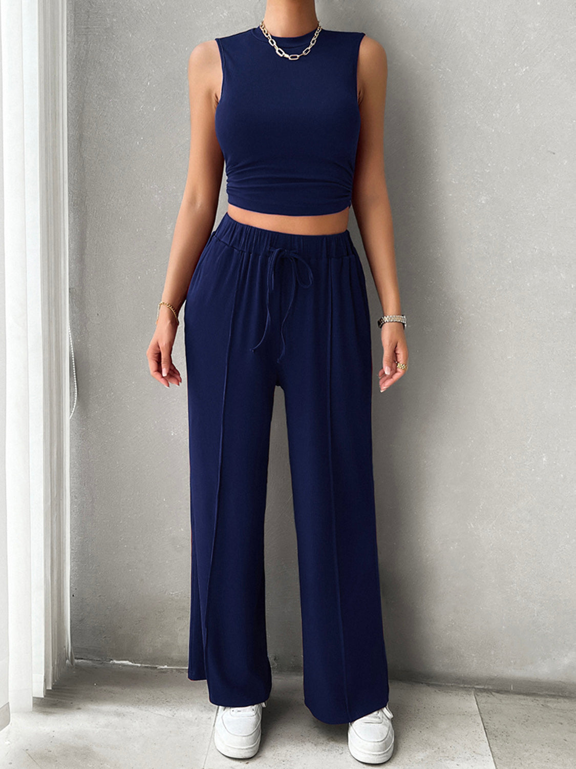 Jelai - Completo casual con top smanicato e pantaloni con coulisse