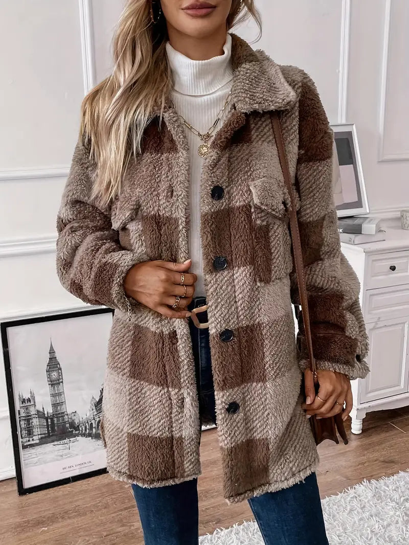 Linda - Cappotto soffice con motivo a quadri e abbottonatura frontale
