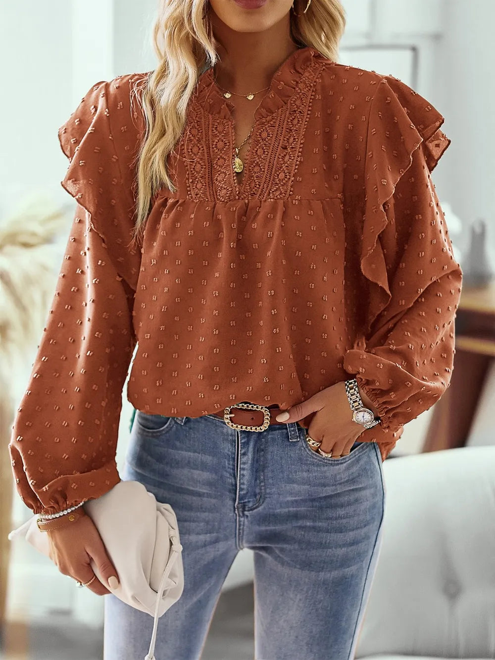 Alyana - Elegante blusa a maniche lunghe con volant e pois svizzeri