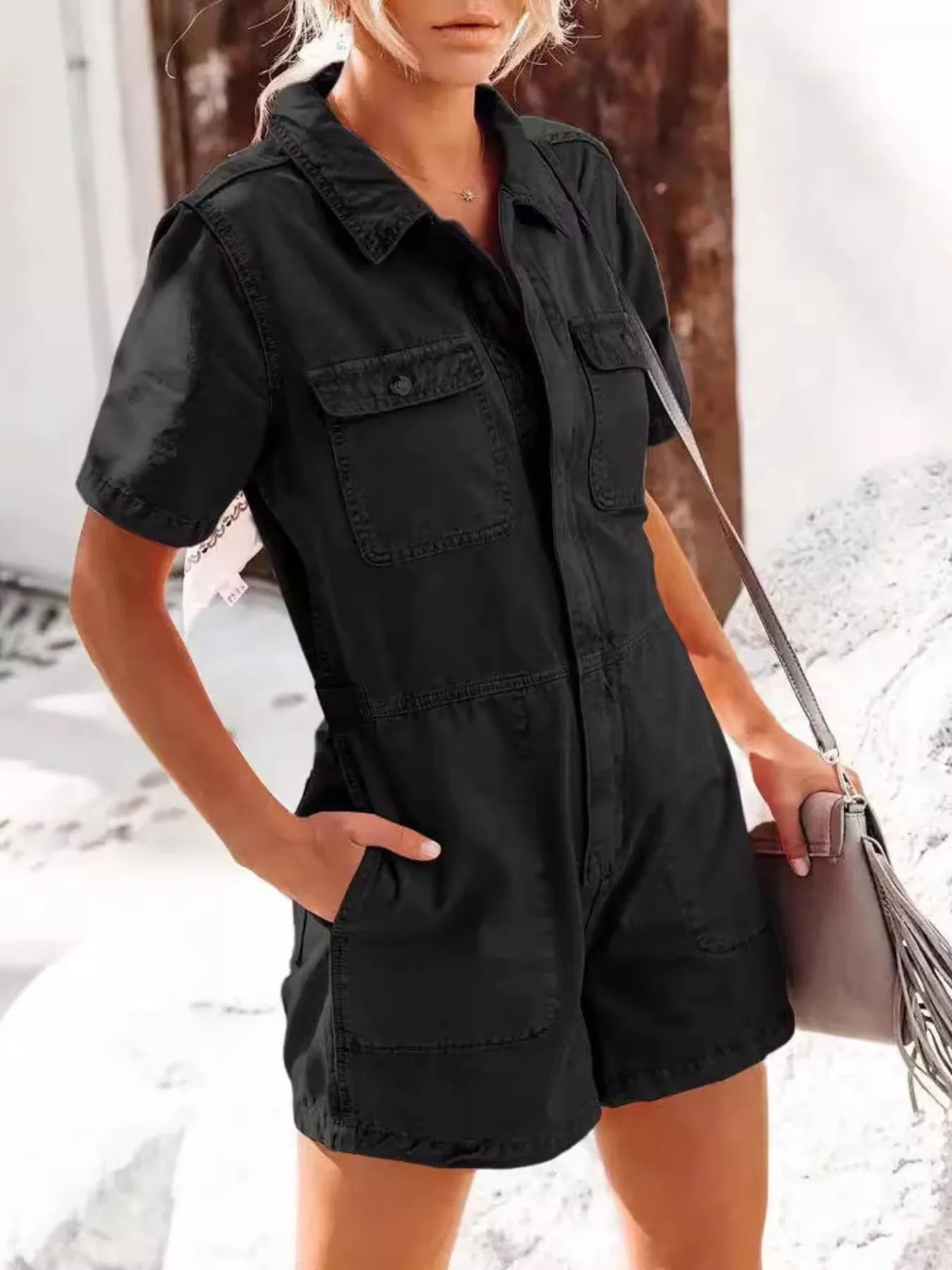 Mialynn - Tuta corta in denim casual con maniche corte e tasche sul petto