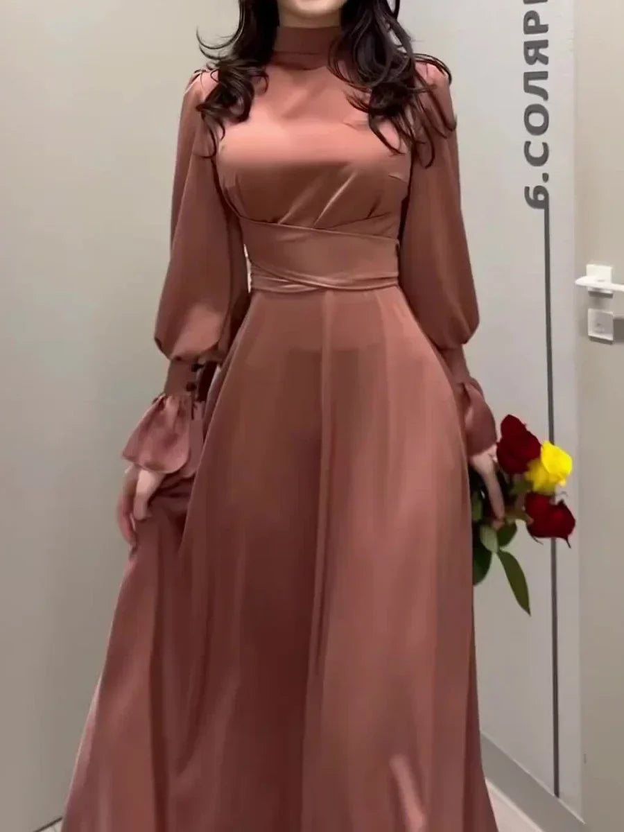 Estela - Abito lungo elegante e semplice con maniche a vescovo