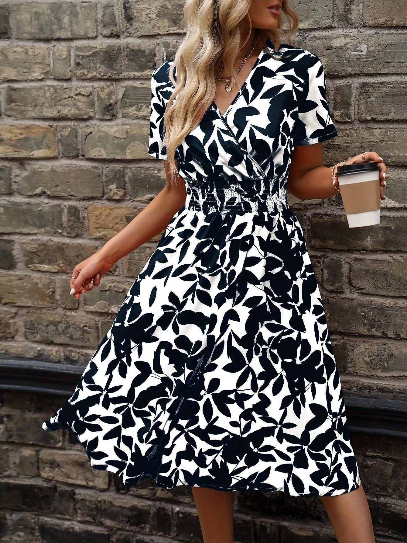 Yanessa - Elegante Vestito Midi con Stampa Floreale