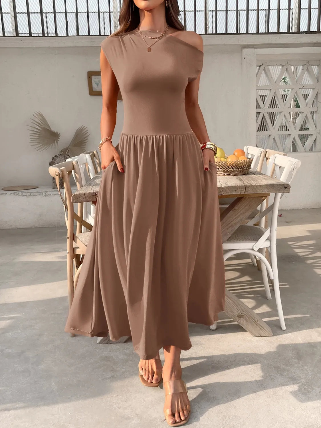Miriam - Elegante abito monospalla