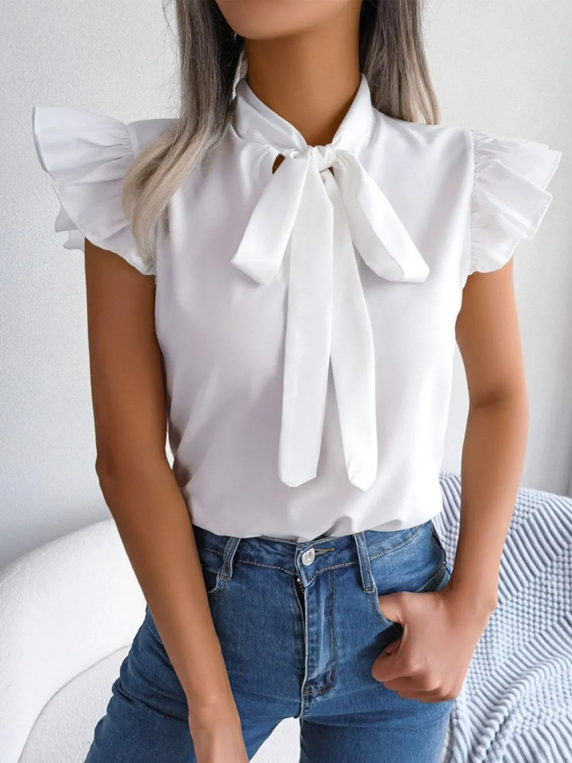 Marielle - Blusa con volant e fiocco al collo