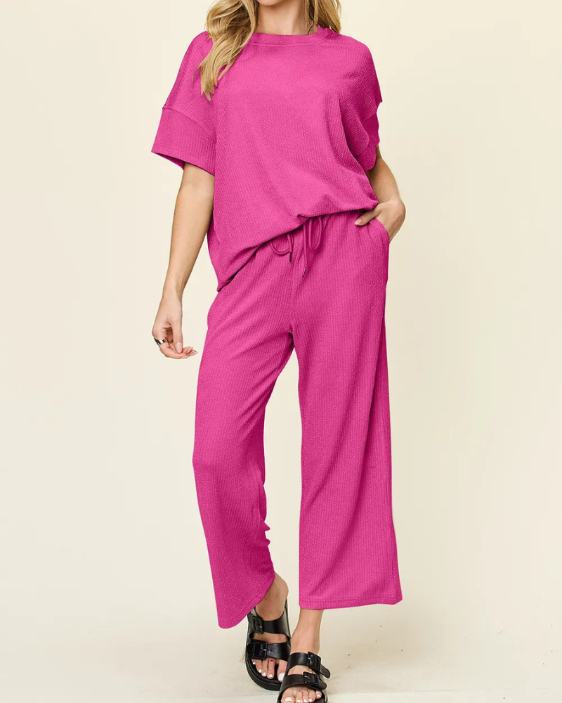 Kiera - Maglietta ampia con scollo tondo e pantaloni a gamba larga