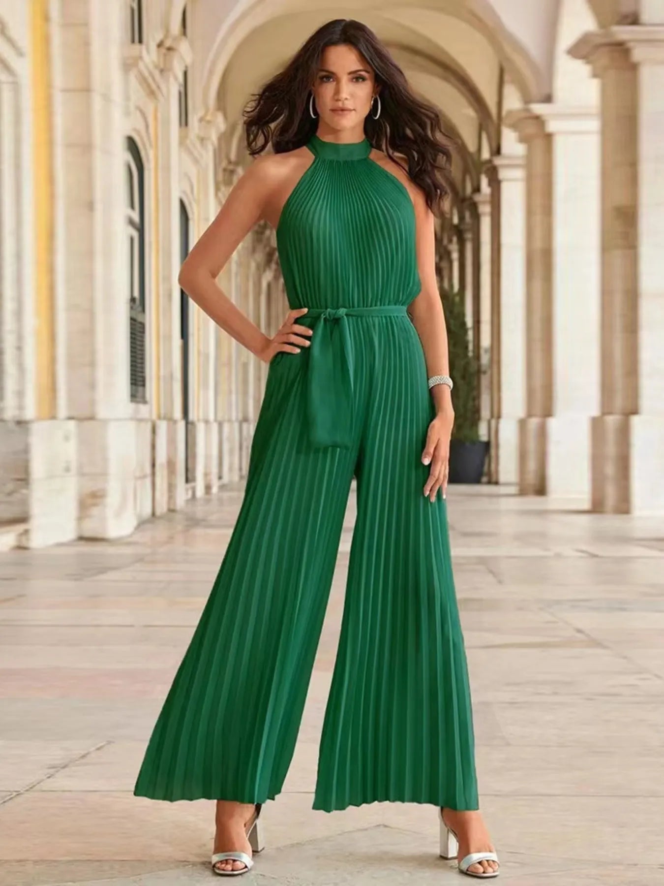 Lyanna - Elegante jumpsuit plissettata senza maniche a gamba larga