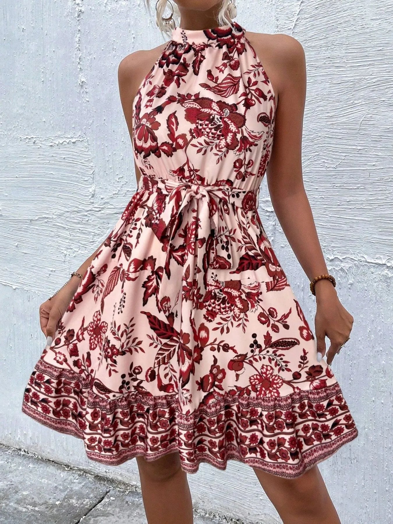 Billie - Vestito floreale senza maniche con collo halter e cintura annodabile