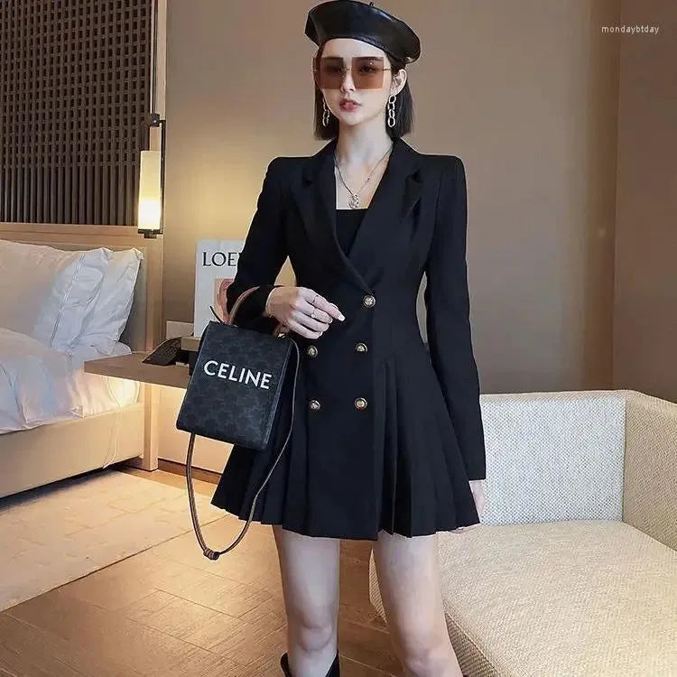 Joanna - Elegante abito doppiopetto plissettato in stile vintage