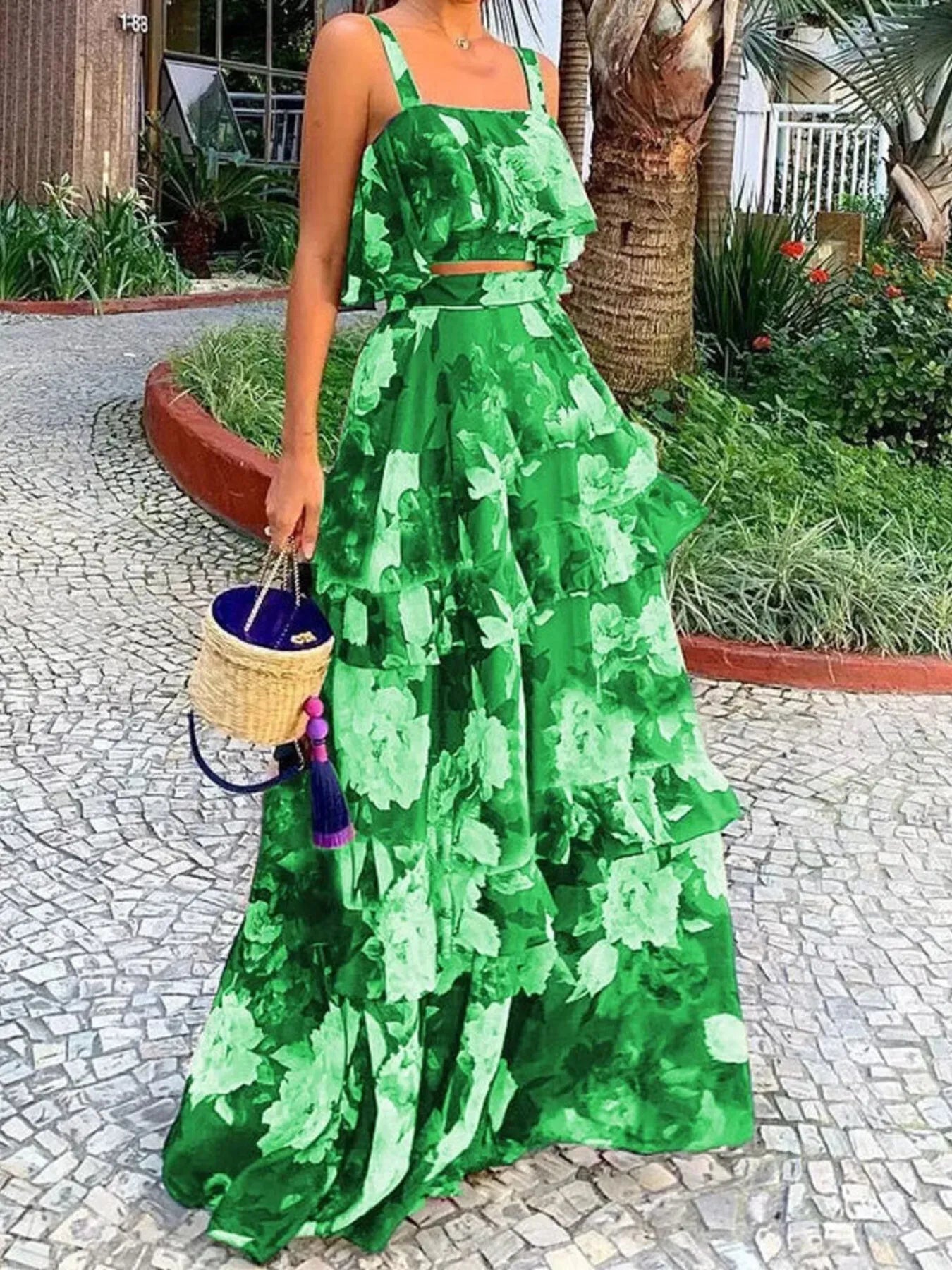 Leslie - Completo elegante con top corto a spalline e gonna ampia a balze