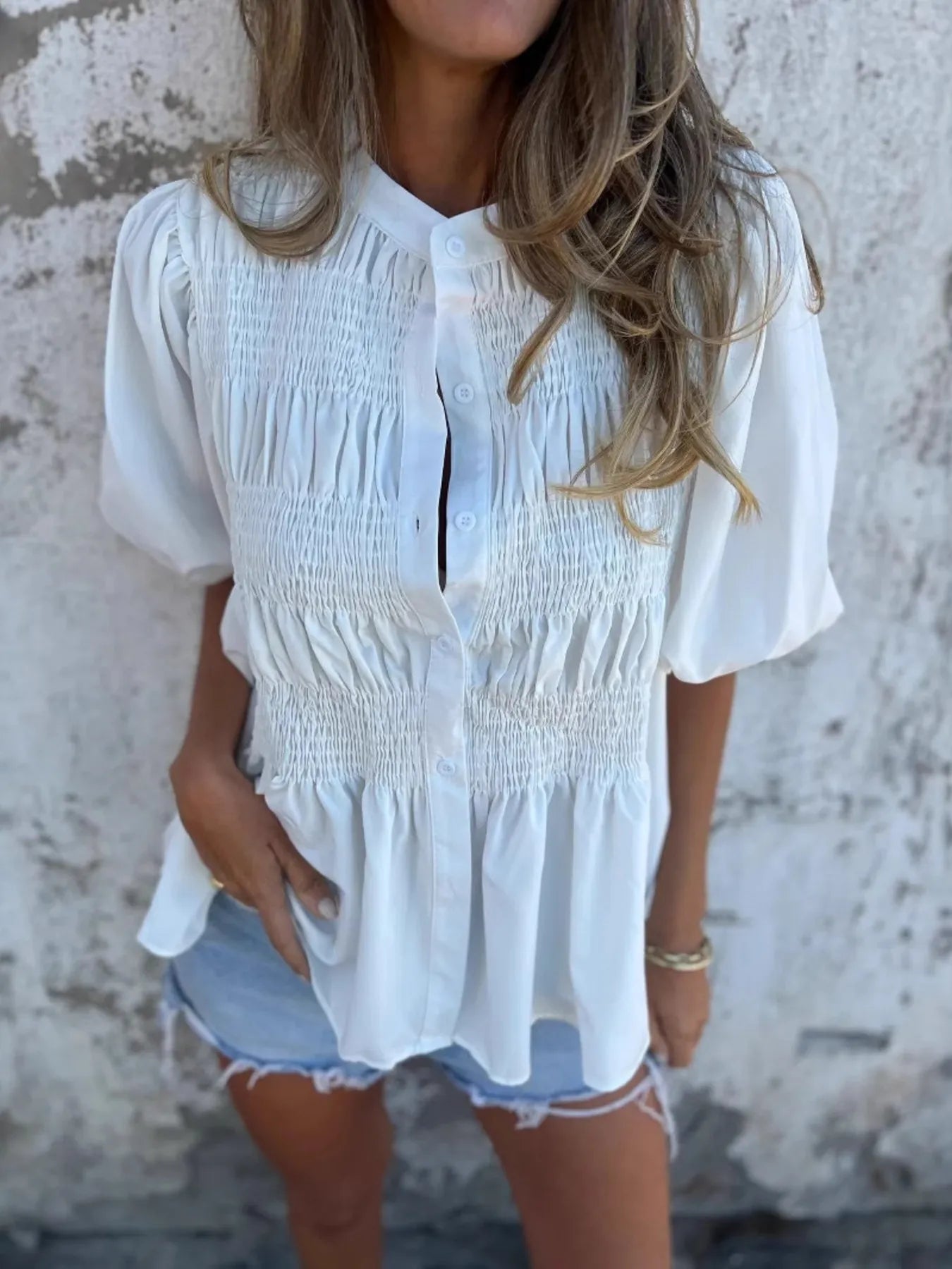 Lanie - Blusa con maniche a sbuffo e volant sull’orlo