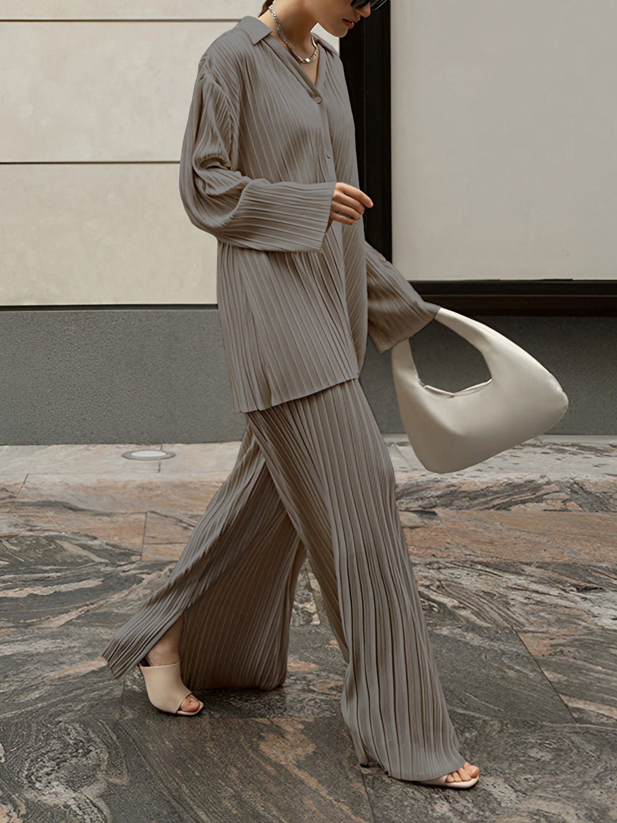Valery - Completo elegante con blusa plissettata a maniche lunghe e pantaloni ampi