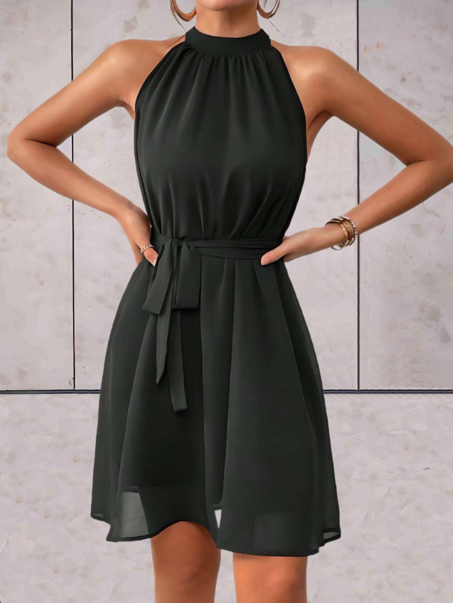 Amethyst - Elegante Vestito Senza Maniche con Collo Halter e Cintura con Fiocco