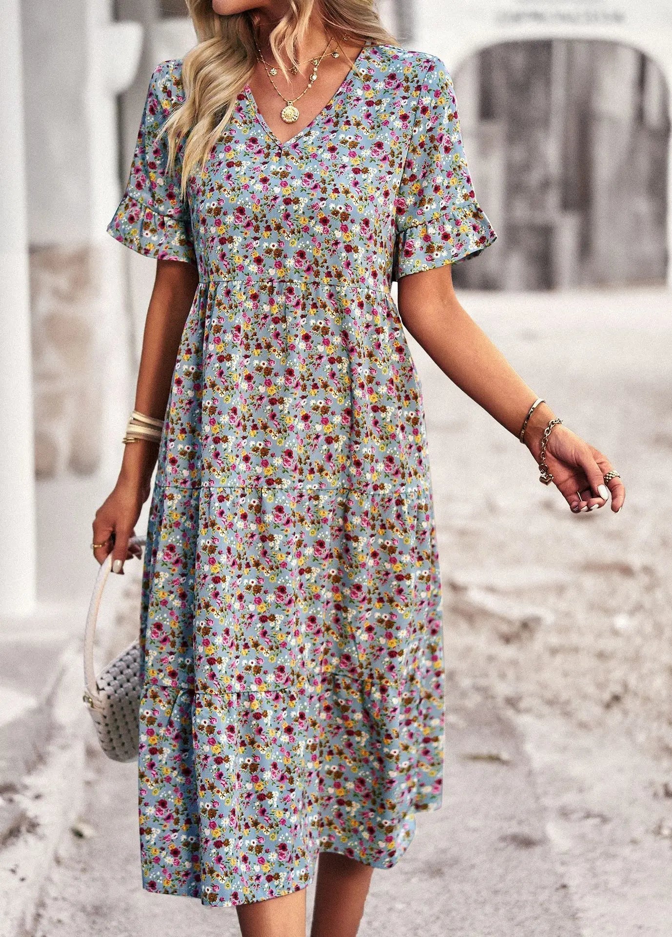 Brianne - Elegante Vestito con Stampa Floreale, Scollo a V e Maniche Corte a Volant