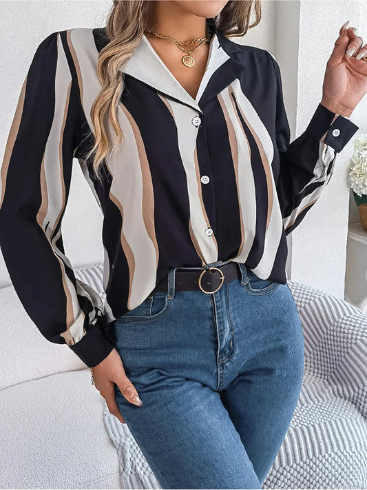Quinivere - Elegante camicetta abbottonata con righe ondulate e maniche lunghe
