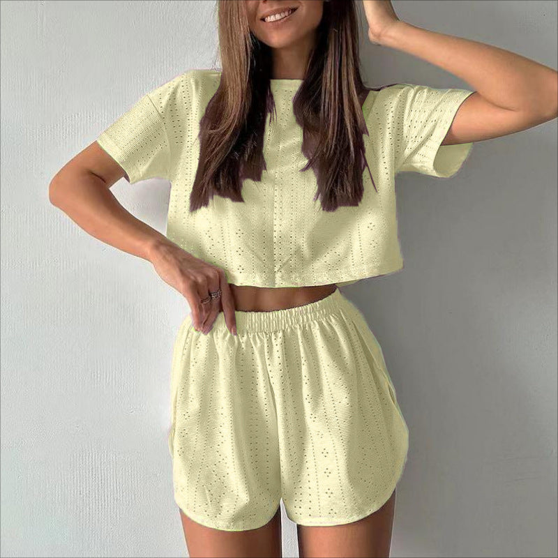 Briselle - Elegante completo con top corto a maniche corte e pantaloncini traforati
