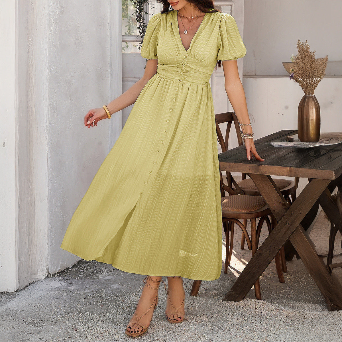 Natalia - Elegante abito lungo con maniche a sbuffo e scollo a V