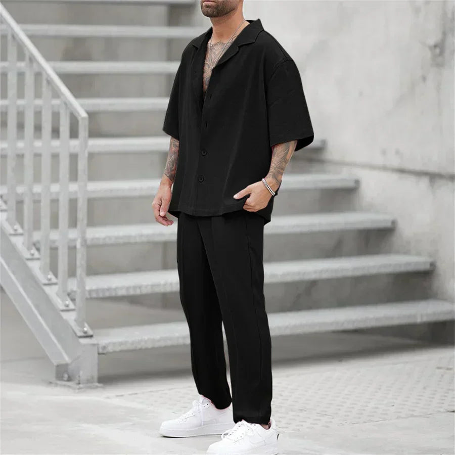 James - Combinazione Relaxed e Elegante di Polo e Pantaloni per Uomo
