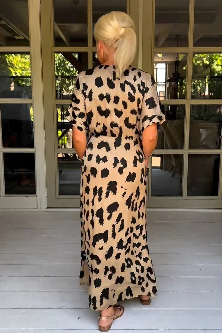 Maxi abito leopardato con scollo a V