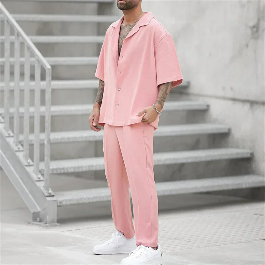 James - Combinazione Relaxed e Elegante di Polo e Pantaloni per Uomo