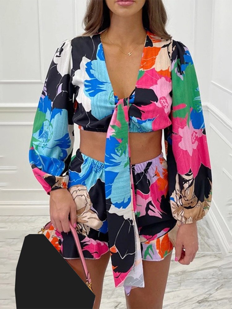 Nancy - Completo estivo con top e pantaloncini decorati con fiocchi colorati
