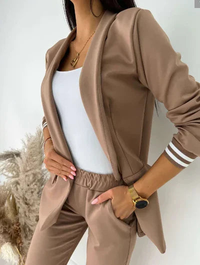 Donna - Completo blazer a righe e pantaloni con coulisse da donna